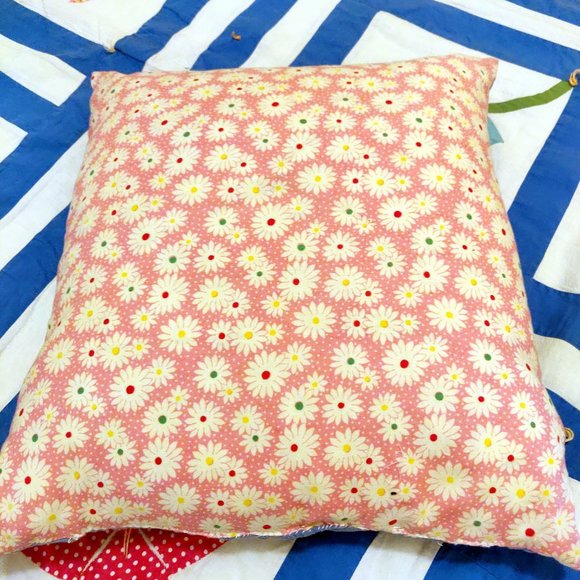 Vintage Handmade Patchwork Quilt Pillows 2 Dresden Plate Flower Old Fabric 1930s - Picture 16 of 16